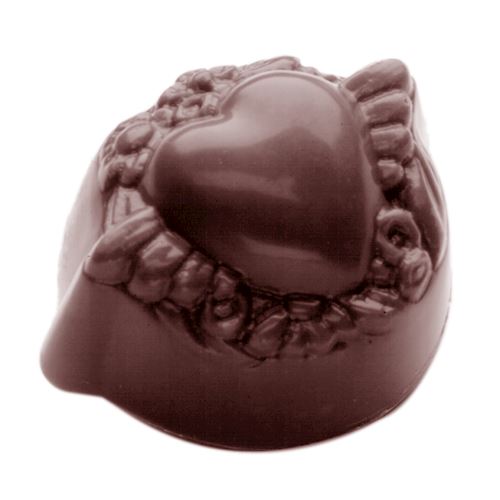 Chocoladevorm hart in bloemenkrans